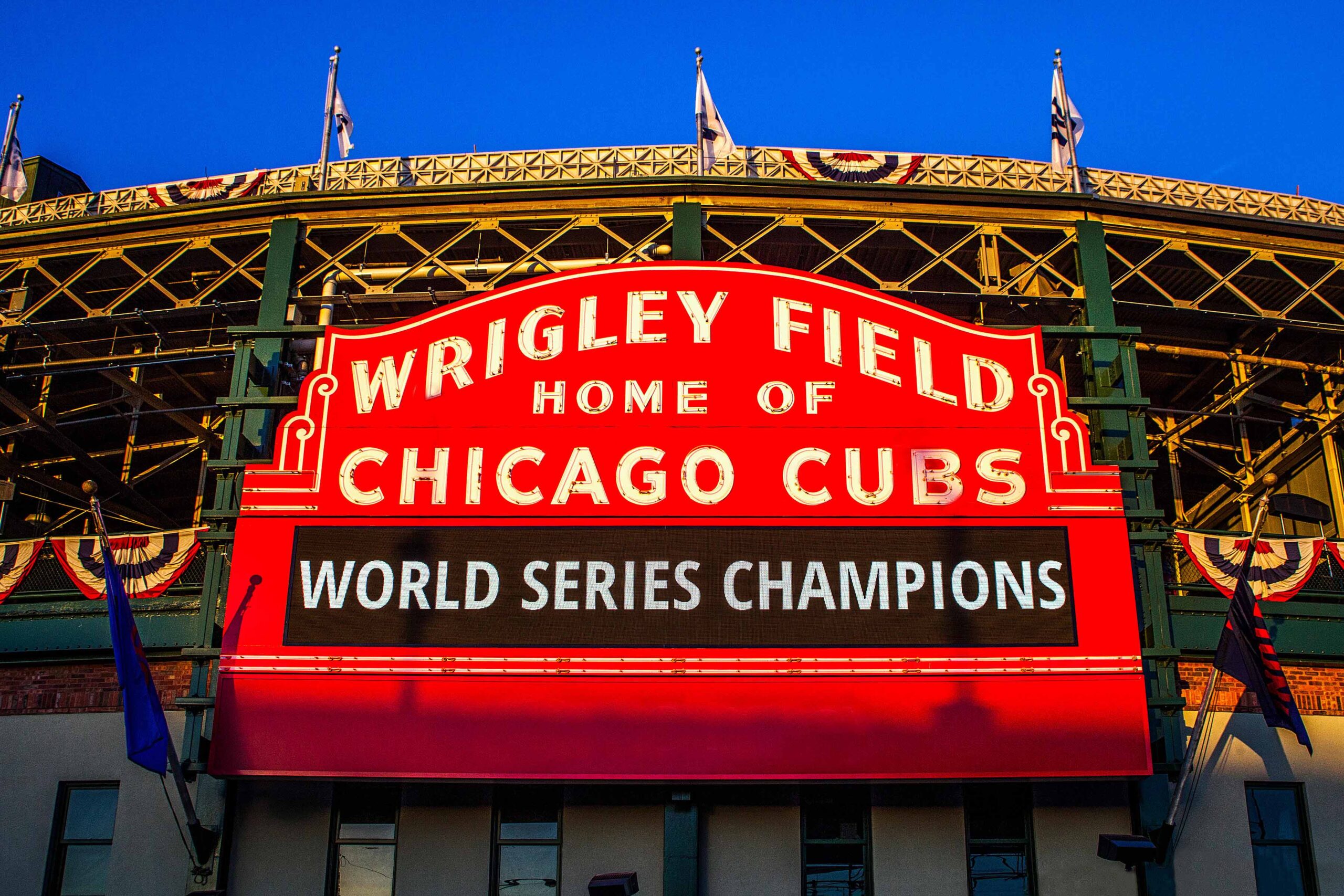 Best Seats In Wrigley Field - CBS Chicago